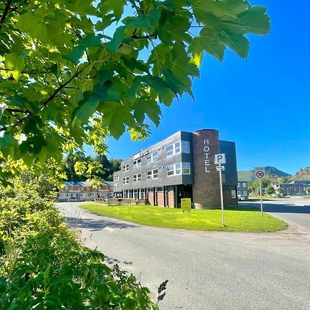 Marina Hotel Lofoten Сволвер Екстериор снимка